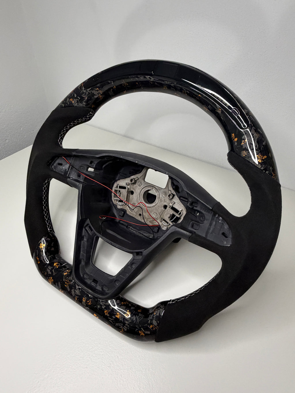 Seat Leon 5f Forged Carbon LED Lenkrad mit Kupfer Flakes