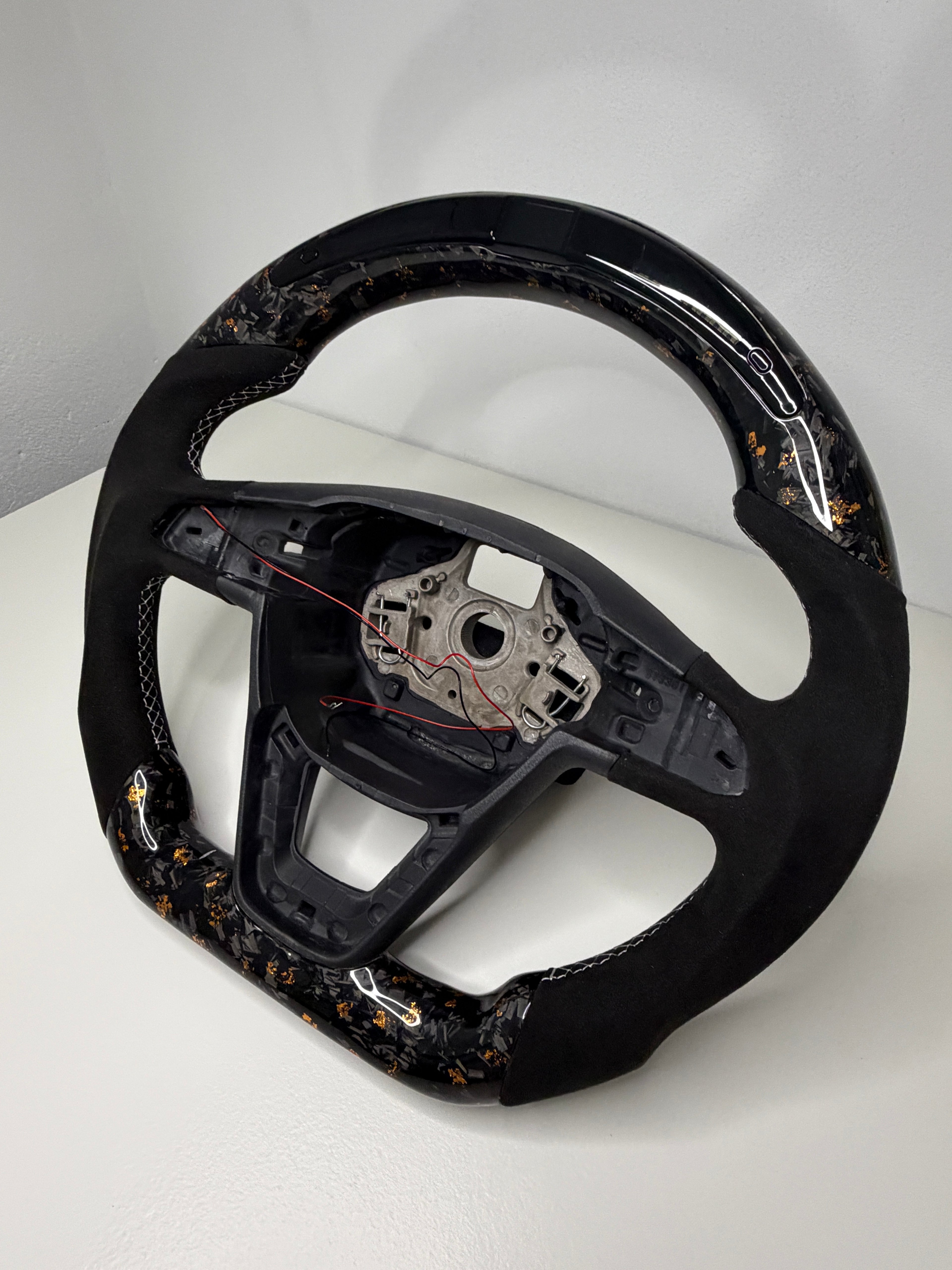 Seat Leon 5f Forged Carbon LED Lenkrad mit Kupfer Flakes