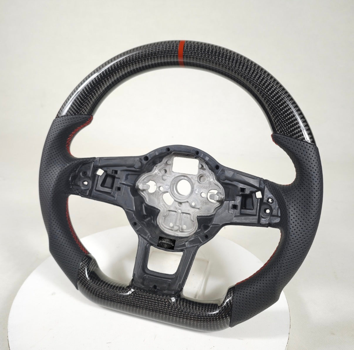 Golf 7 Carbon Lenkrad - farbige Nähte und 12 Uhr Markierung (auch für VW Polo 6/AW GTI)