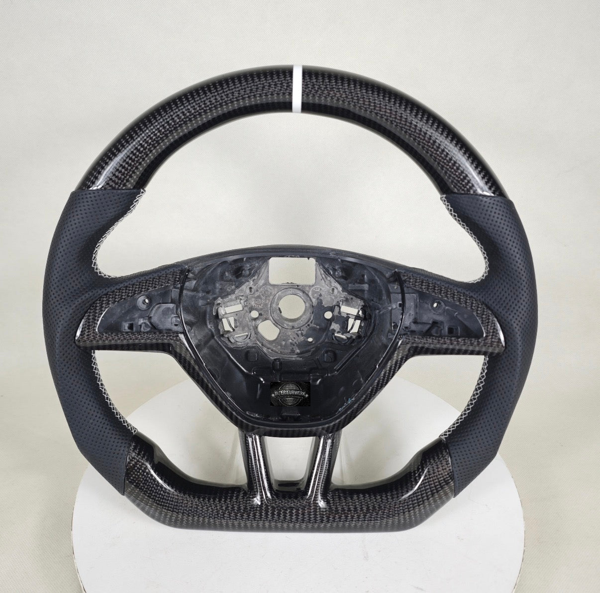 Skoda Octavia 5E Carbon Lenkrad farbige Nähte und 12-Uhr-Markierung