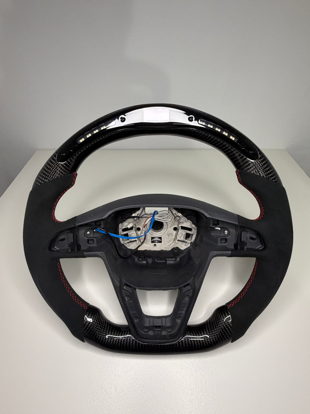 Seat Leon 5F inkl. Cupra Carbon Lenkrad mit Display und LED Schaltanzeige