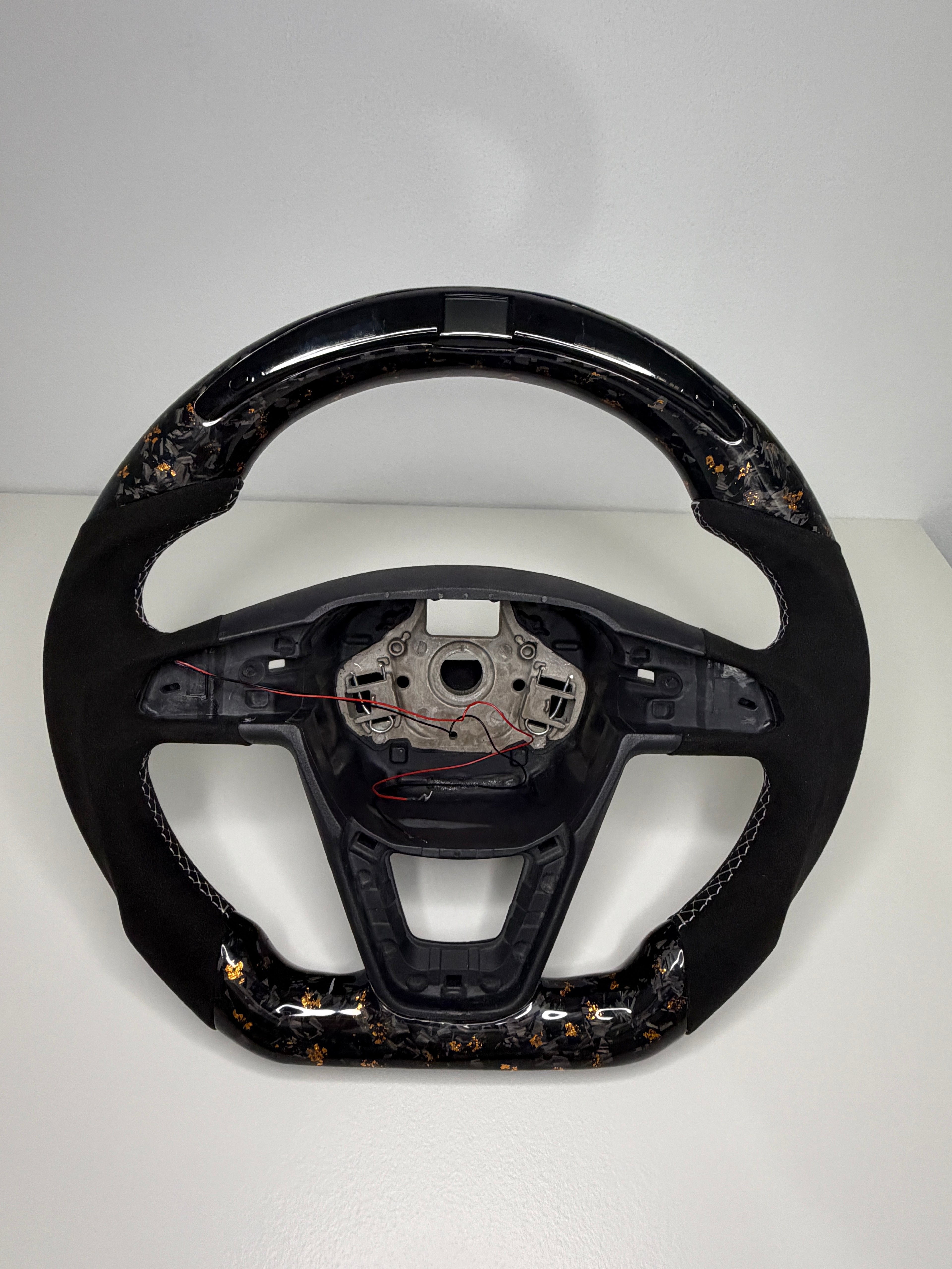 Seat Leon 5f Forged Carbon LED Lenkrad mit Kupfer Flakes